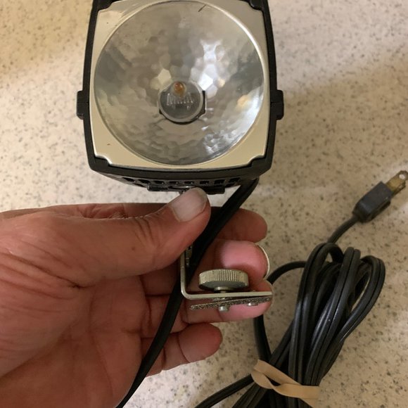 Vintage Sylvania Super 8 Movie Light Model SG8 With Bracket - Picture 5 of 5